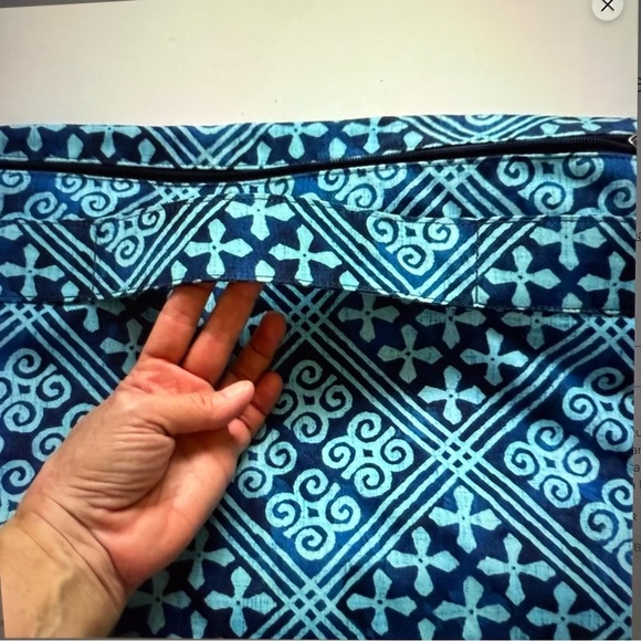 NWOT Vera Bradley Blue Cuban tiles laptop tablet messenger crossbody bag - Picture 11 of 14
